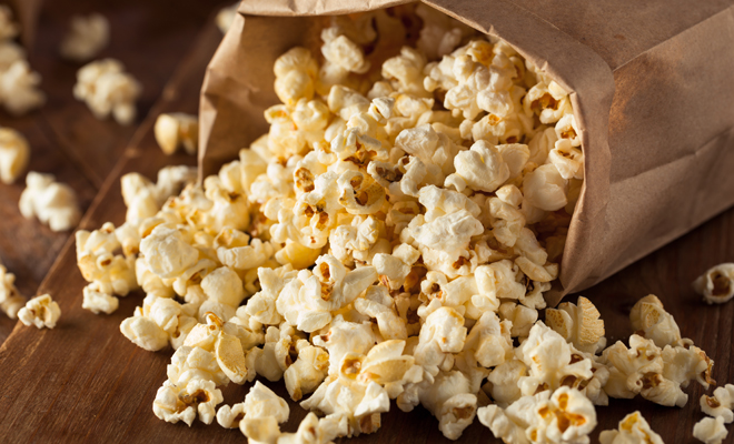 Interpretación de soñar con palomitas de maíz