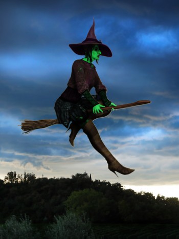 Soñar con brujas que me persiguen: déjate llevar