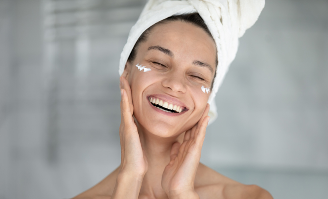 ¿Cómo cuidar e hidratar el contorno de ojos o los labios?