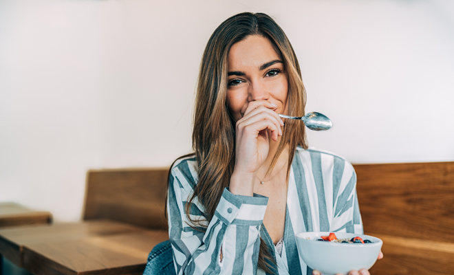 ¿Cómo debes cuidar tu alimentación si padeces problemas hormonales?