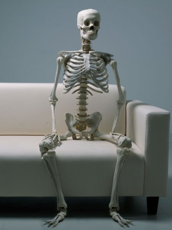 Soñar con un esqueleto: deja de esperar