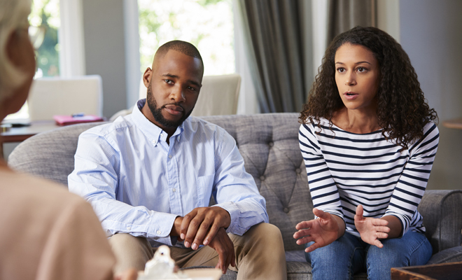 ¿Es más recomendable acudir a terapia individual o de pareja?