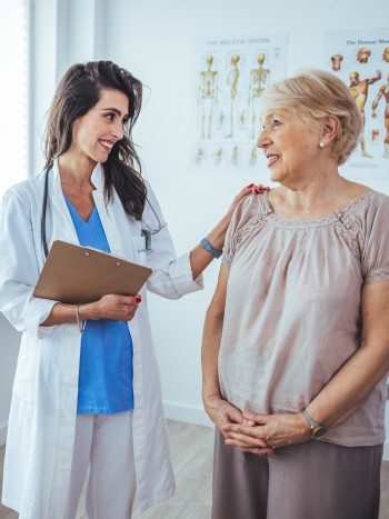 ¿La ligadura de trompas acelera la menopausia?