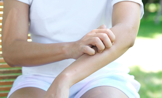 Causas de la foliculitis o granitos en los brazos