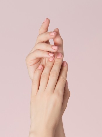 ¿Se pueden pintar las uñas con hongos? Recomendaciones importantes