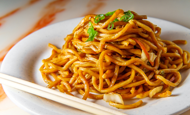 Recetas de comida china: paso a paso para hacer Lo Mein vegano