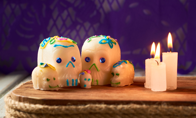 Calaveritas de sal DIY para el Día de Muertos