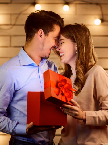 Primer San Valentín juntos: ¿regalar o no regalar a tu nueva pareja?