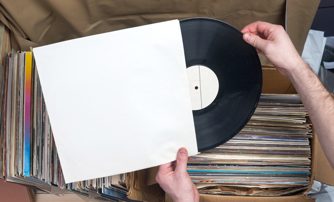 Reloj de pared hecho a mano con vinilo para regalar en Navidad