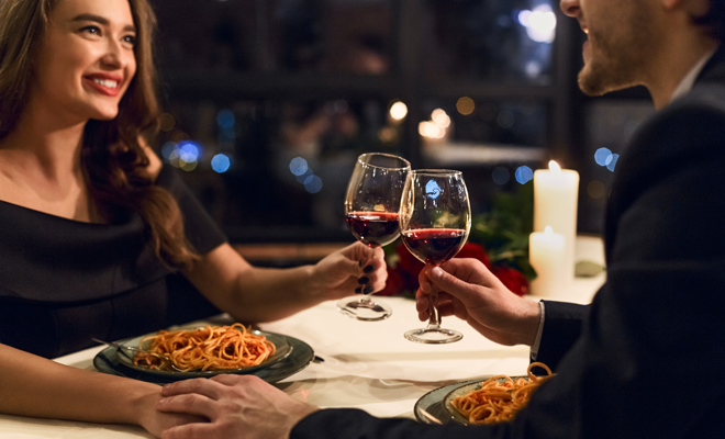 Una cena romántica es una gran idea para San Valentín