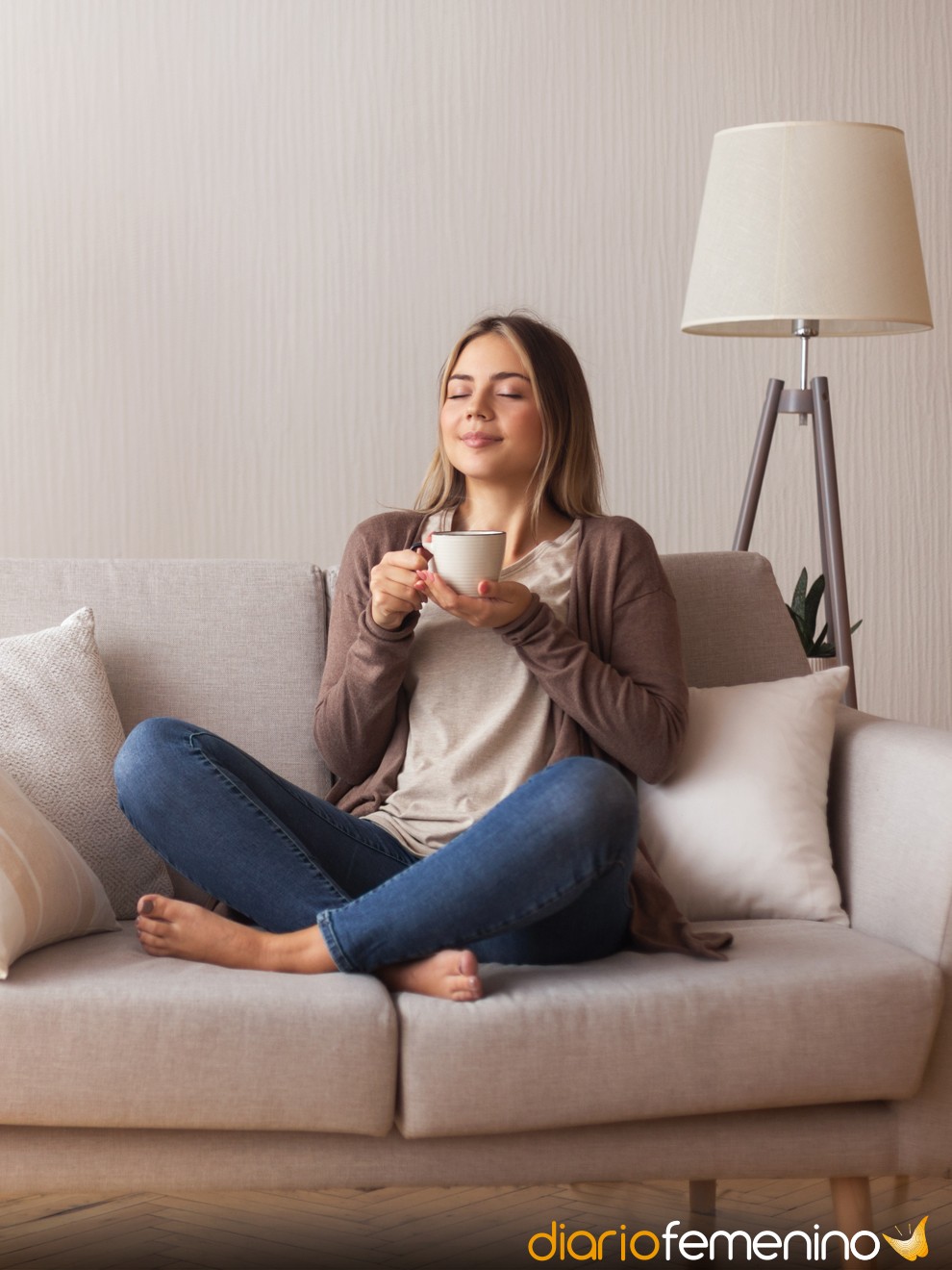 Cita De La Vida Diciendo Ser Feliz Es Viernes. Imagen de archivo - Imagen  de exterior, travieso: 245454779, image size:990x1320