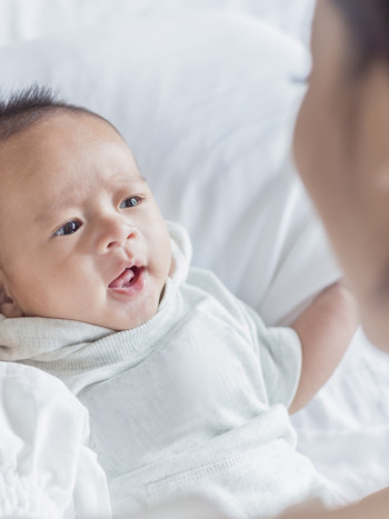 Soñar que mi bebé habla: ejercicios de empatía