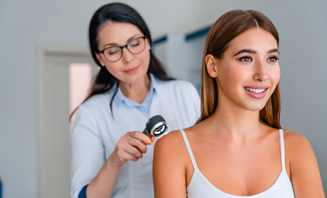 Consejos para prevenir y eliminar el acné de la espalda