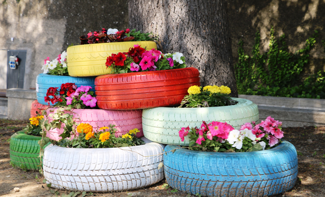 Cómo decorar un jardín con neumáticos reciclados