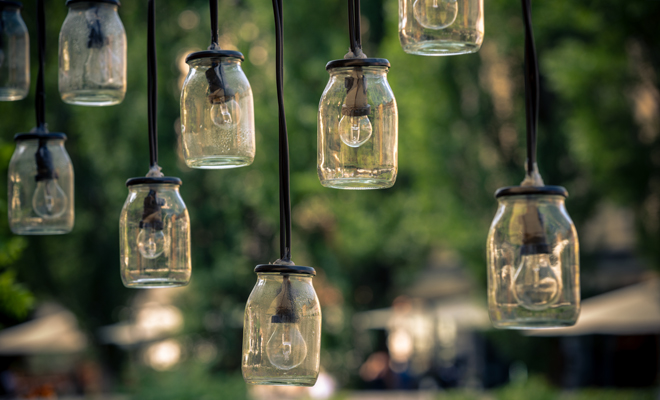 Ideas de decoración exterior con frascos de vidrio