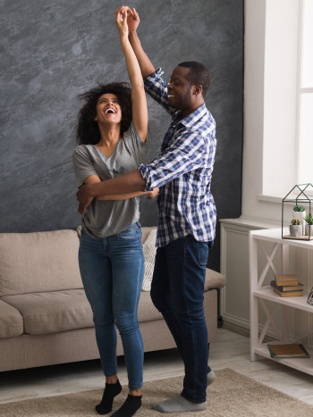 El especial significado de soñar que bailas con la persona que te gusta