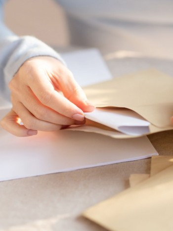 Cartas para dedicar a un padrino de nacimiento: textos con amor y cariño