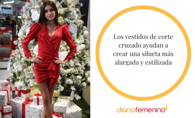 Look de vestido cruzado para las más bajitas