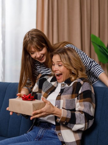 Ideas de regalos para una suegra en el Día de la Madre: detalles bellos