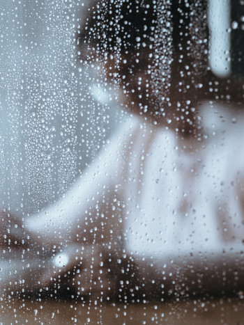 Cómo ayuda un psicólogo a superar la muerte de un ser querido