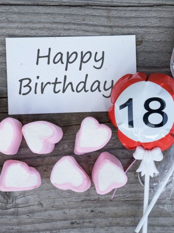 Deseos de 18 cumpleaños para mi novio: por más aventuras y romance juntos