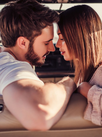 El placentero significado de soñar que besas a la persona que te gusta