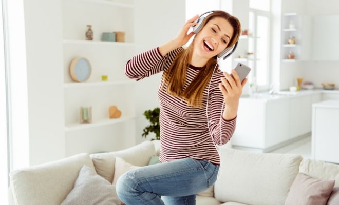 Canta y baila contra el aburrimiento en casa