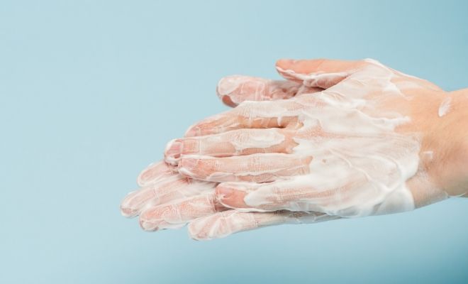 Cómo cuidar la dermatitis del lavado continuo de manos