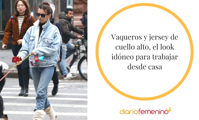 Look con vaqueros para trabajar desde casa