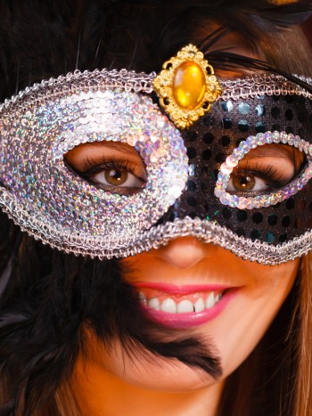 Relato de amor en Carnaval: una fiesta inolvidable de máscaras y risas