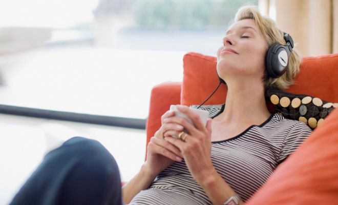 La música puede ser tu mayor aliada durante la cuarentena en Semana Santa