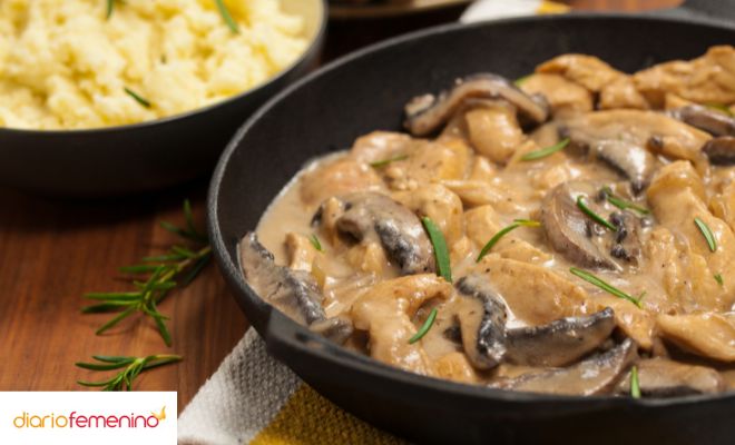 Receta navideña sin horno: pollo con champiñones en salsa
