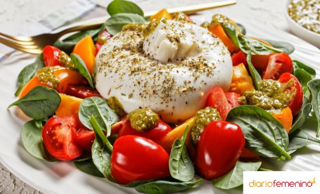 Receta de ensalada de burrata para Navidad o Año Nuevo