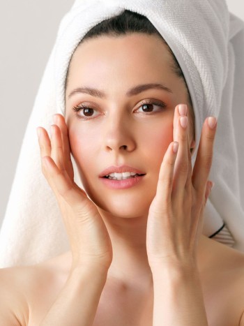 Cada cuánto hacer una limpieza de cutis (y pasos para un rostro impecable)