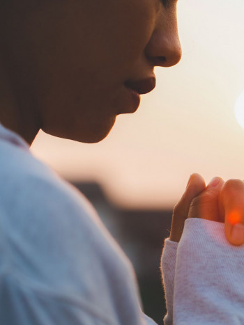 Oraciones por los enfermos: potentes rezos para pedir la sanación