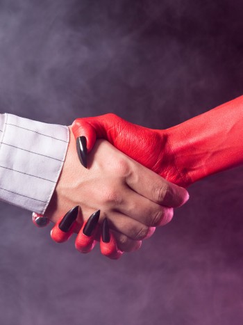 El significado de soñar que haces un pacto con el diablo