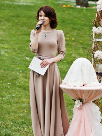 Consejos para escribir un discurso de boda divertido (y que sea memorable)