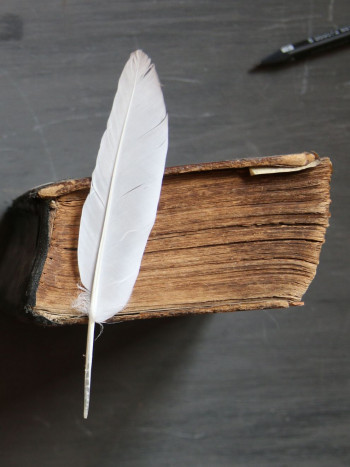 Poemas de Mario Benedetti sobre el amor y la vida (con su significado)