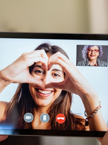 Frases para una mamá que está lejos en el Día de la Madre (MUY bellas)