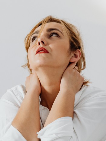 Cortisol face, así afecta el estrés a tu piel y tu cabello
