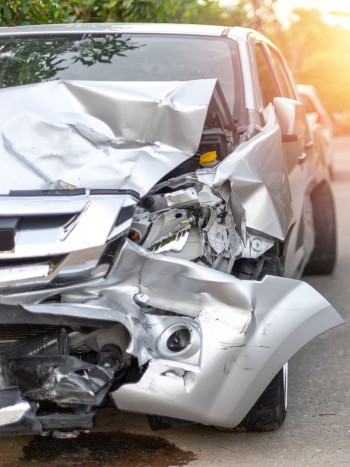 ¿Soñar con un accidente de coche tiene muchos significados negativos?