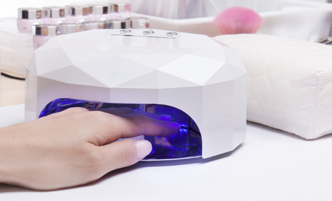 ¿Cómo se hacen las uñas esculpidas?