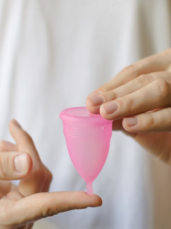 Cómo localizar el cérvix o cuello uterino para usar la copa menstrual