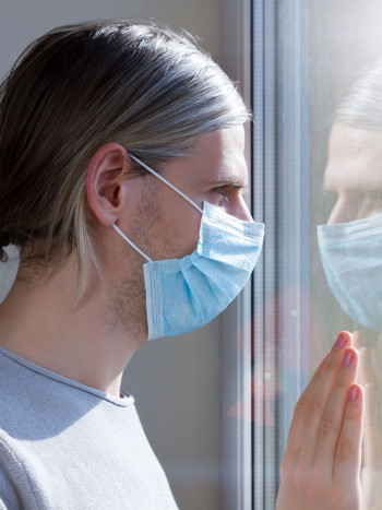 Significado de soñar con estar confinado: ¿pesadilla o realidad?