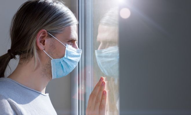 Soñar con estar confinado: significado