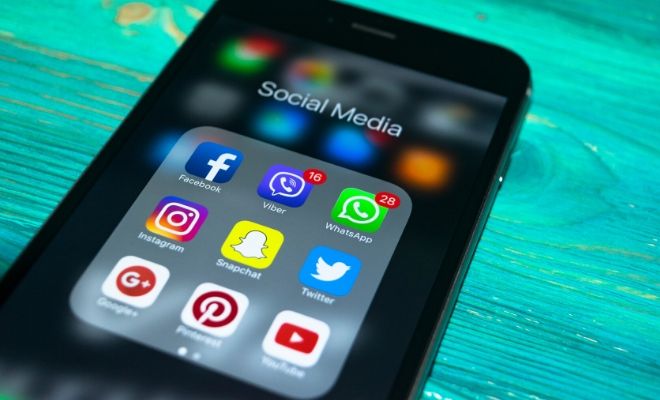 Lo que debes intentar evitar hacer si tu novio no responde a tus mensajes