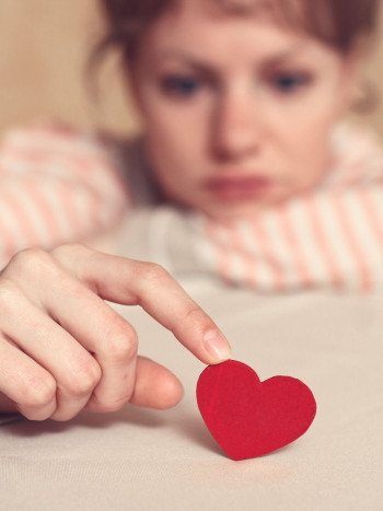 Mi pareja olvidó nuestro aniversario, ¿debería darle importancia?