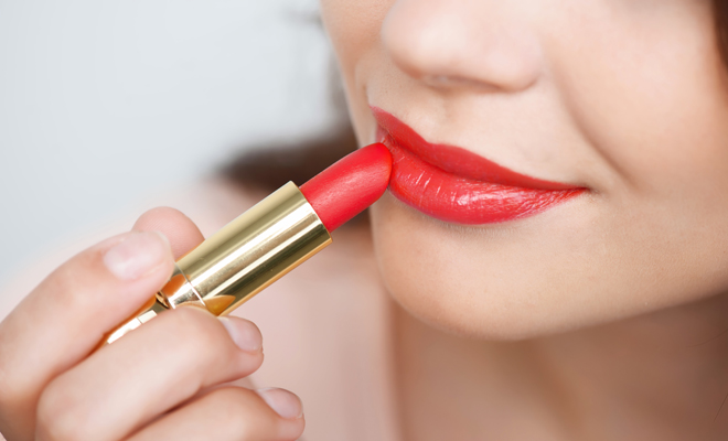 ¿Cómo maquillarse los labios según su forma?