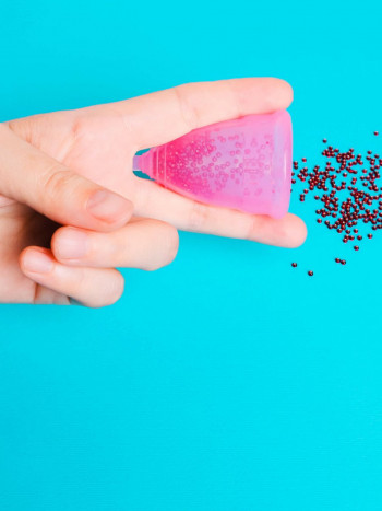 ¿Cada cuánto hay que vaciar la copa menstrual? Cómo sacarla fácilmente