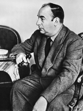 Poemas de Pablo Neruda: preciosos versos de amor y su interpretación